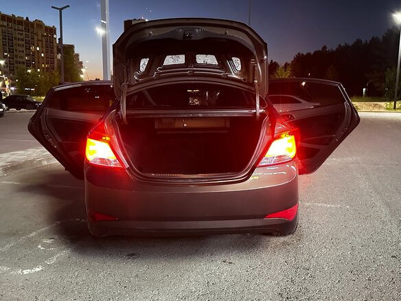 2016 Hyundai Solaris I Рестайлинг, коричневый, 1000000 рублей - вид 8