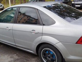 2008 Ford Focus II Рестайлинг, серебристый, 550000 рублей, вид 3