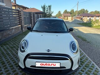 2021 Mini Hatch Cooper III (F55/F56) Рестайлинг 2, белый, 2800000 рублей, вид 1