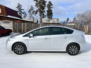 2011 Toyota Prius III (XW30), серебристый, 1600000 рублей, вид 4
