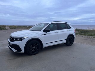 2021 Volkswagen Tiguan II Рестайлинг, белый, 4150000 рублей, вид 2
