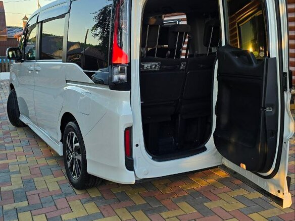 2020 Honda Stepwgn Spada V Рестайлинг, белый, 2699000 рублей - вид 5