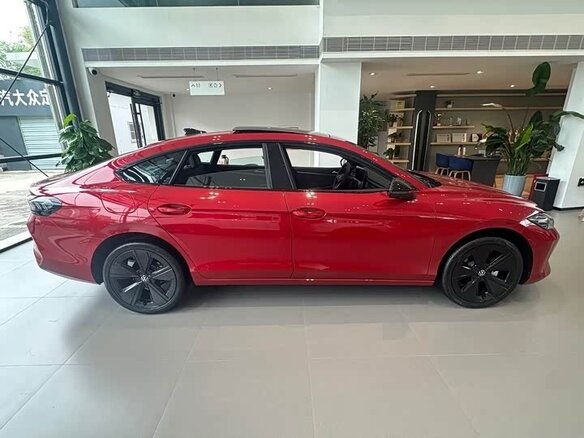 2026 Volkswagen Lamando L GTS II Рестайлинг, чёрный - вид 6