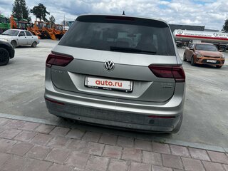 2017 Volkswagen Tiguan II, серый, 2300000 рублей, вид 4