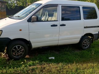 1997 Toyota Town Ace III, белый, 430000 рублей, вид 3