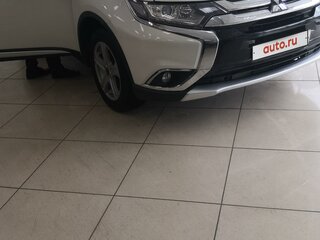 2017 Mitsubishi Outlander III Рестайлинг 2, белый, 1900000 рублей, вид 1