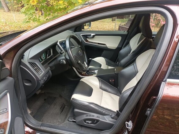2014 Volvo XC60 I Рестайлинг, коричневый, 2200000 рублей - вид 4