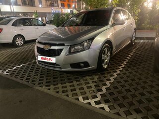 2012 Chevrolet Cruze I Рестайлинг, серебристый, 600000 рублей, вид 1