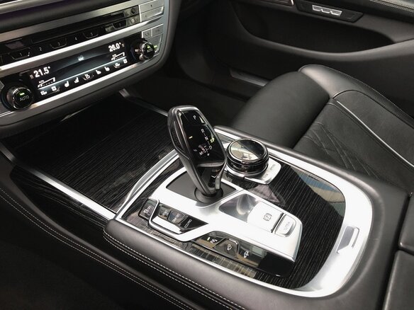 2016 BMW 7 серии 740d xDrive VI (G11/G12), серый - вид 14