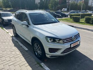 2016 Volkswagen Touareg II Рестайлинг, белый, 3600000 рублей, вид 3