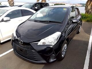 2018 Toyota Vitz III (XP130) Рестайлинг 2, чёрный, 1080000 рублей, вид 2