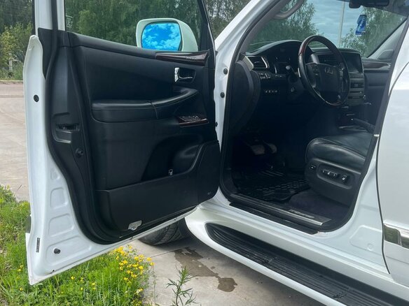 2013 Lexus LX 570 III Рестайлинг, белый, 4850000 рублей - вид 8