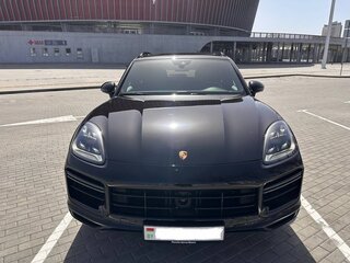 2020 Porsche Cayenne Turbo III, чёрный, 8456313 рублей, вид 4
