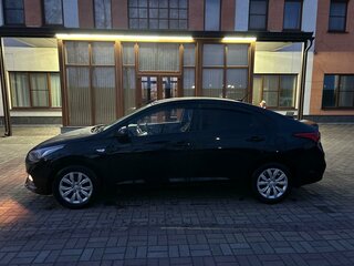 2019 Hyundai Solaris II, чёрный, 915000 рублей, вид 2