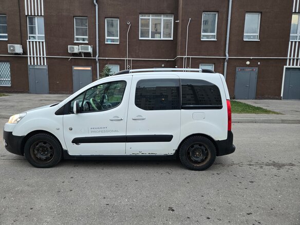 2011 Peugeot Partner II, белый, 470000 рублей - вид 3
