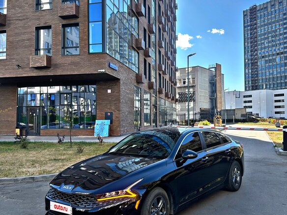 2022 Kia K5 III, чёрный, 2650000 рублей