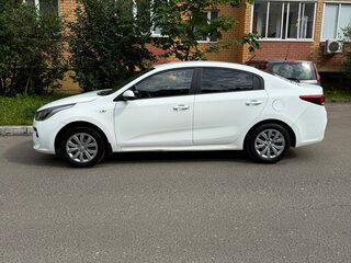 2017 Kia Rio IV, белый, 750000 рублей, вид 2