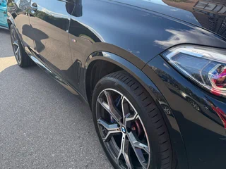 2018 BMW X5 50i IV (G05/G18), чёрный, 6400000 рублей, вид 5