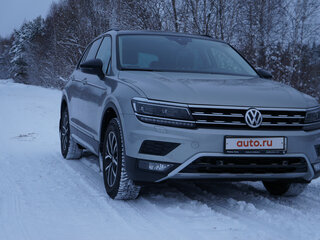 2018 Volkswagen Tiguan II, серебристый, 3600000 рублей, вид 5