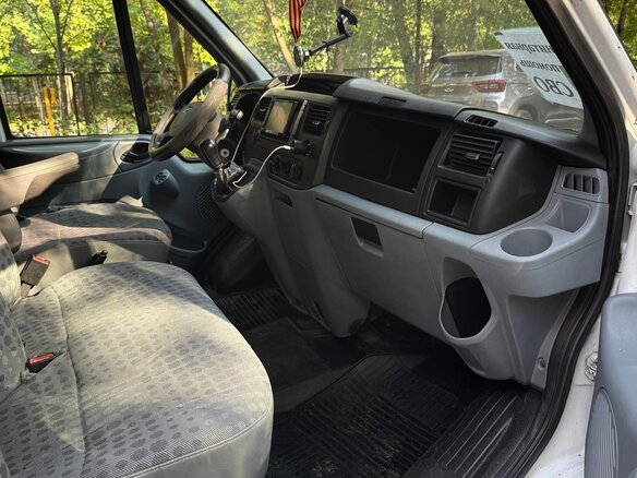 2010 Ford Transit, белый, 1050000 рублей - вид 8
