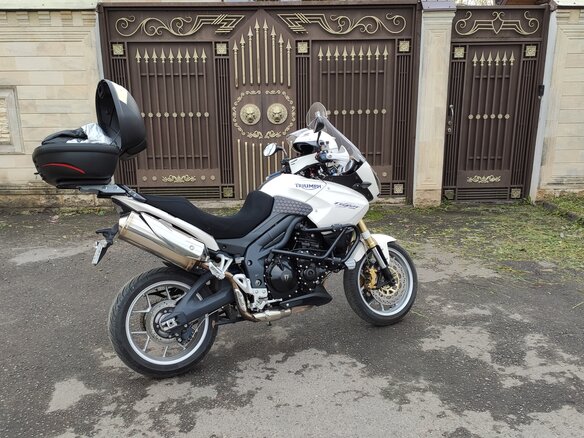2007 Triumph Tiger 1050, белый, 540000 рублей