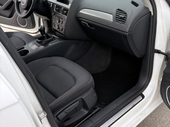 2008 Audi A4 IV (B8), белый, 780000 рублей - вид 9