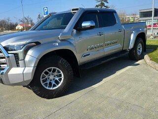 2022 Toyota Tundra CrewMax III, серый, 13500000 рублей, вид 4