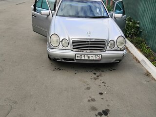 1997 Mercedes-Benz E-Класс 230 II (W210, S210), серебристый, 470000 рублей, вид 1
