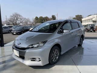 2017 Toyota Wish II Рестайлинг, серебристый, 1099000 рублей, вид 1