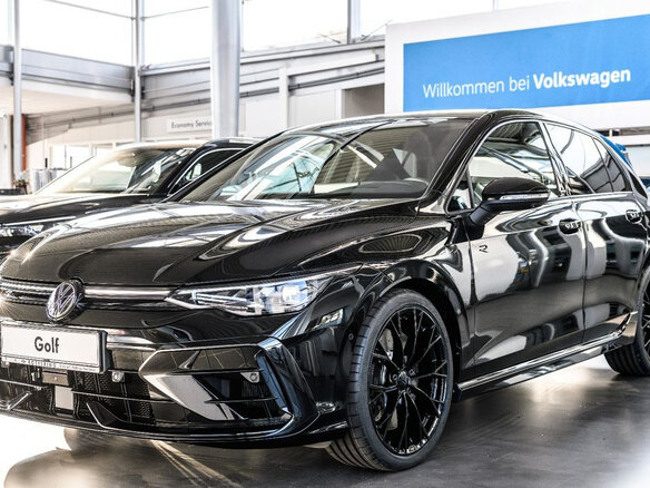 2025 Volkswagen Golf R VIII Рестайлинг, чёрный, 7289000 рублей