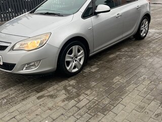 2010 Opel Astra J, серебристый, 640000 рублей, вид 4