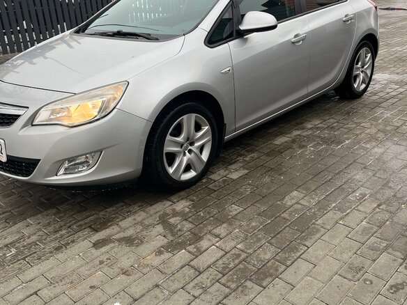2010 Opel Astra J, серебристый, 640000 рублей - вид 3