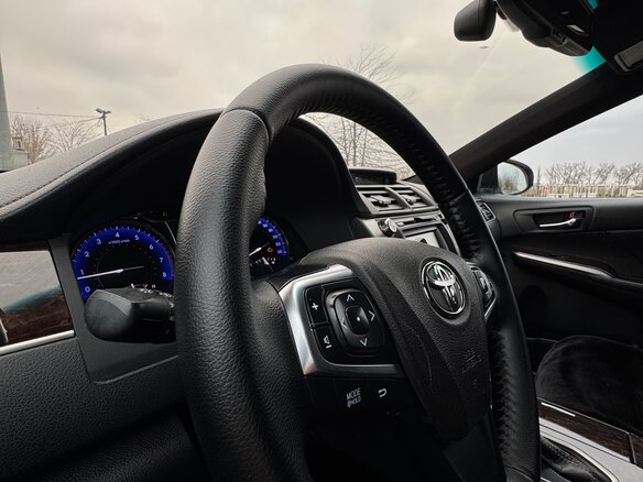 2016 Toyota Camry VII (XV50) Рестайлинг, серебристый, 2200000 рублей - вид 8