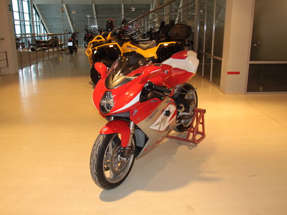 2005 MV Agusta F4 1000, красный - вид 4