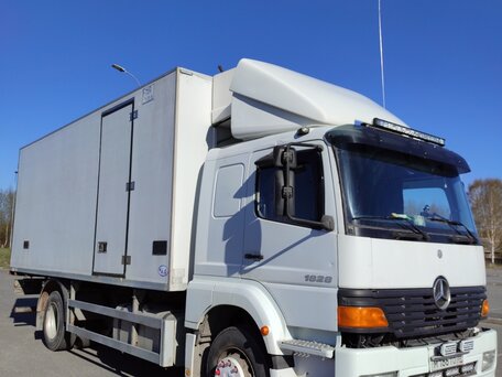 2011 Mercedes-Benz Atego, белый, 4550000 рублей, вид 1