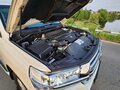 2015 Toyota Land Cruiser 200 Series Рестайлинг 2, белый - вид 3