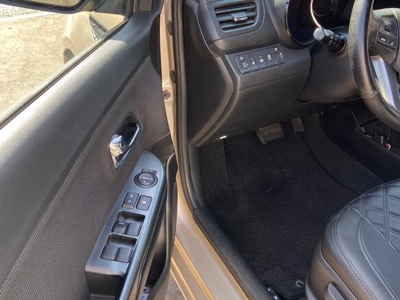 2013 Kia Rio 4-speed III, бежевый, 930000 рублей - вид 22