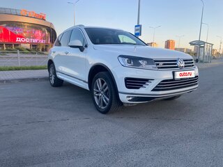 2016 Volkswagen Touareg II Рестайлинг, белый, 3400000 рублей, вид 3