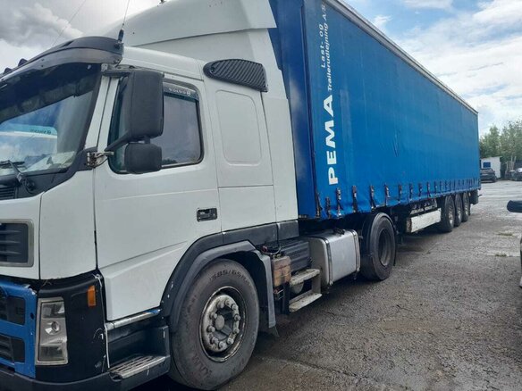 2002 Volvo FM, белый, 1700000 рублей - вид 1