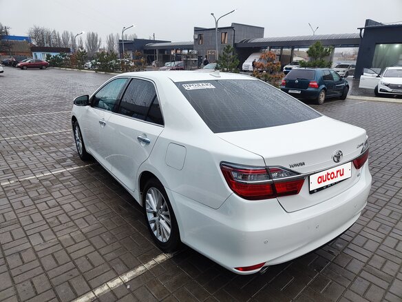 2015 Toyota Camry VII (XV50) Рестайлинг, белый, 2200000 рублей - вид 7