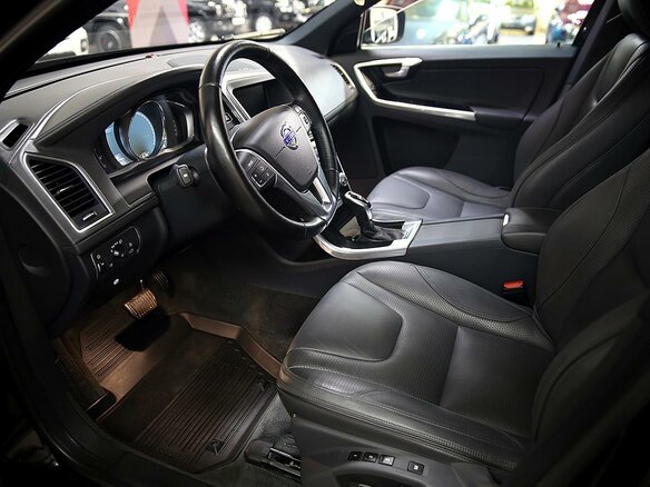 2016 Volvo XC60 I Рестайлинг, чёрный - вид 10