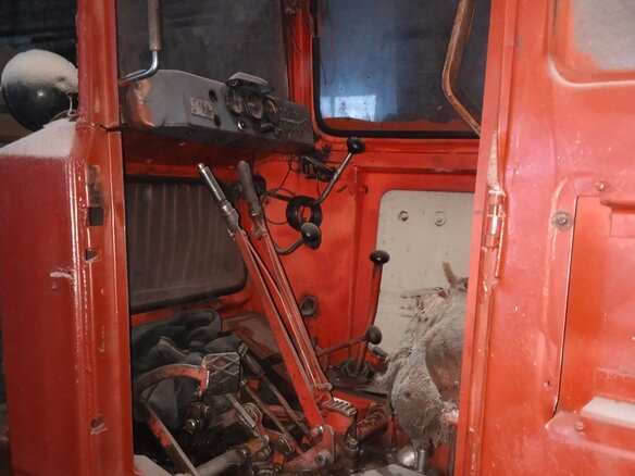 1998 ОТЗ ТДТ-55, красный, 550000 рублей - вид 7