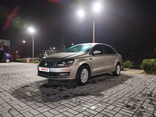2015 Volkswagen Polo V Рестайлинг, бежевый, 1000000 рублей, вид 2