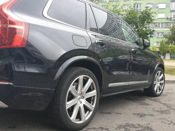 2018 Volvo XC90 II, чёрный, 4421903 рублей - вид 3