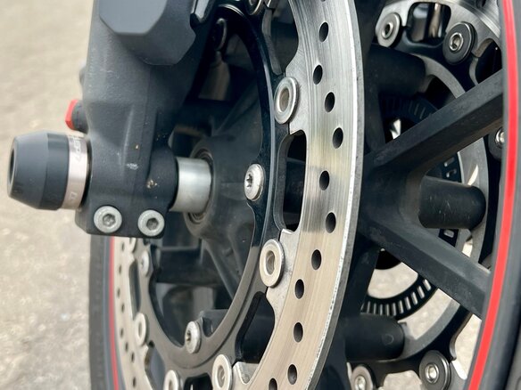 2015 Triumph Speed Triple, чёрный - вид 5