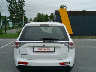 2012 Mitsubishi Outlander III, белый, 1570000 рублей, вид 3