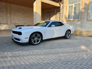2020 Dodge Challenger R__T III Рестайлинг 2, белый, 3990000 рублей, вид 1