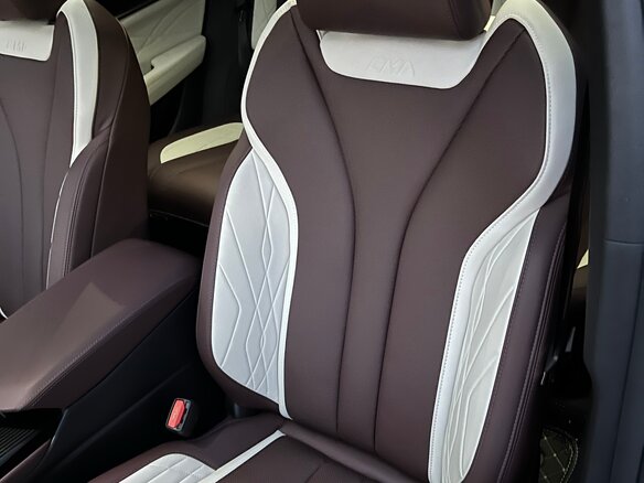 2023 Geely Monjaro (Xingyue L) I, серый, 3630000 рублей - вид 16