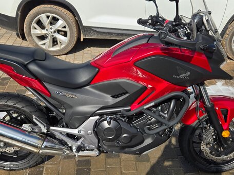2016 Honda NC 750X, красный, 700000 рублей, вид 1