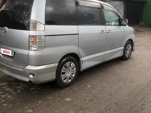 2002 Toyota Voxy I (R60), серебристый, 807000 рублей - вид 3